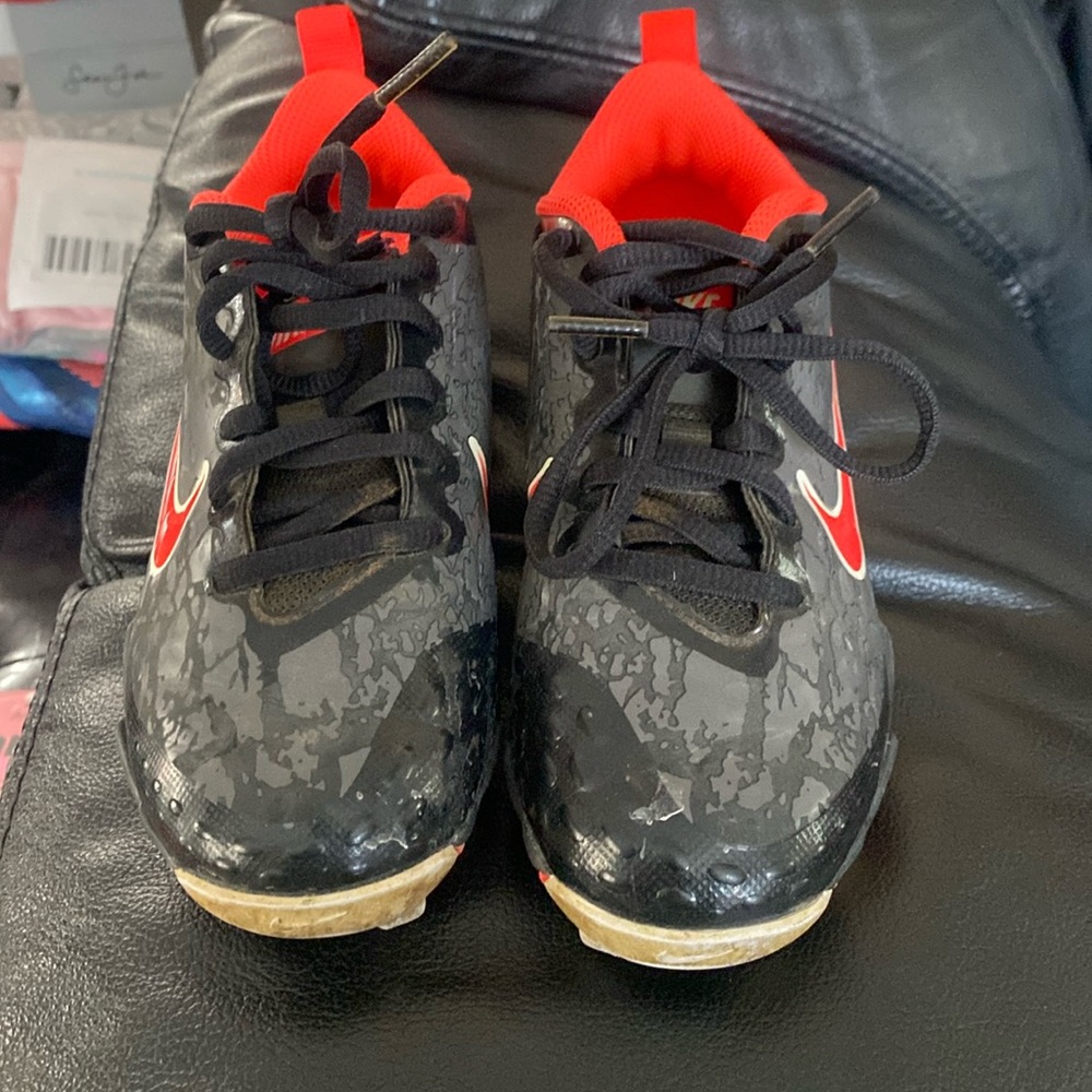 Kids Nike Fast flex baseball cleats size 12